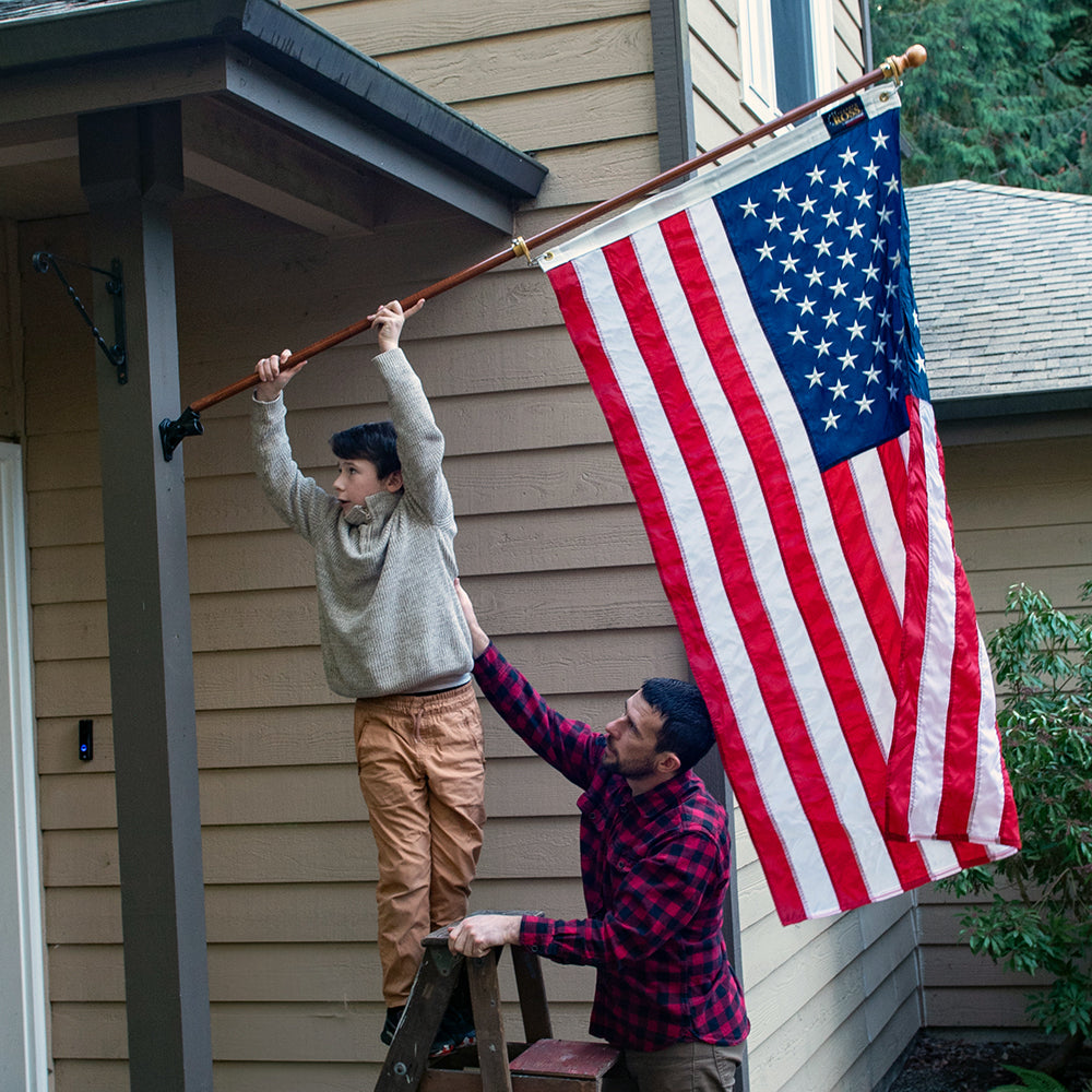 3' x 5' Elizabeth Ross American Flag Kit with Hardwood Pole, 3" Wooden Finial, Spinning Rings, and Mounting Bracket