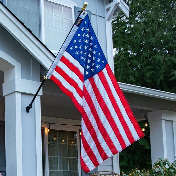 3' x 5' Elizabeth Ross American Flag Kit with Black Aluminum Pole, Gold Finial, Spinning Rings, and Mounting Bracket