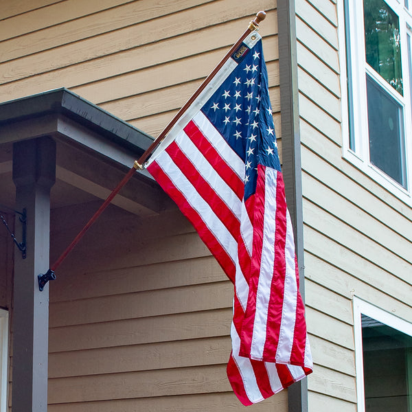 3' x 5' Elizabeth Ross American Flag Kit with Hardwood Pole, 3" Wooden Finial, Spinning Rings, and Mounting Bracket